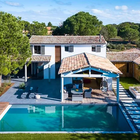 Sleeps 10